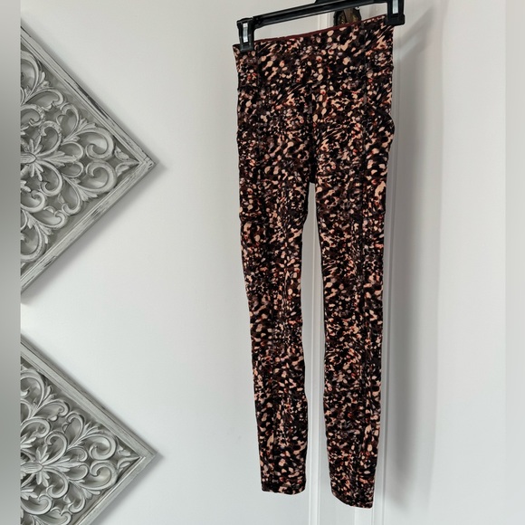 SOLD: LULULEMON 🍋 - Invigorate Leggings - Picture 9 of 11